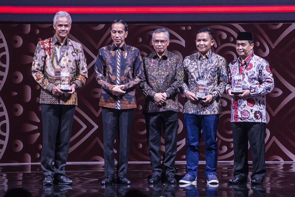 OJK Beri Tiga Penghargaan dalam Pertemuan Tahunan 2020