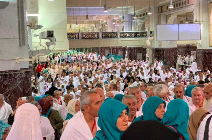 2 WNI Jemaah Umrah Meninggal Dunia di Pesawat saat Pulang