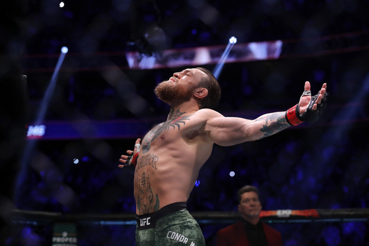 McGregor Menang TKO Atas Cerrone dalam Waktu 40 Detik