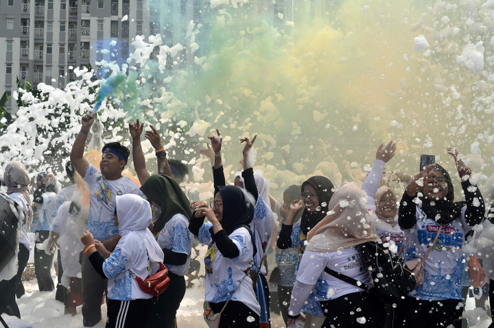 Kemeriahan Indonesia Bubble Run di Bekasi