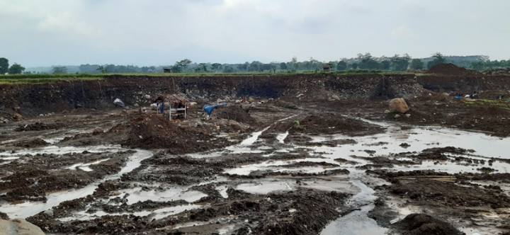 Tanggul dan Bendungan Rusak Akibat Tambang Galian Ilegal