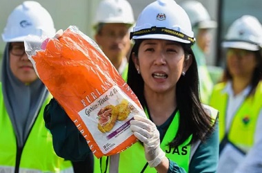 Malaysia Kembalikan 150 Kontainer Sampah Plastik ke 13 Negara