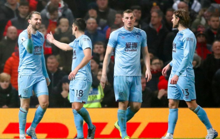Burnley Tambah Derita MU