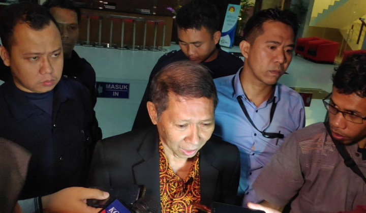 Usai 11 Jam Diperiksa, KPK tak Langsung Menahan RJ Lino