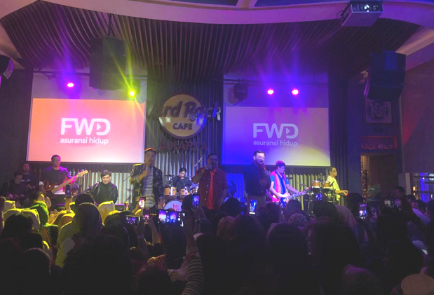 Kahitna menjadi penampilan terakhir sekaligus penutup rangkaian acara FWD Unstoppable Music. (Foto: Dok. FWD Life Indonesia)