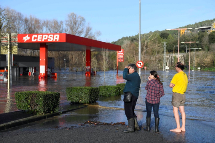 Korban Tewas dari Badai Gloria Menjadi 13 Orang