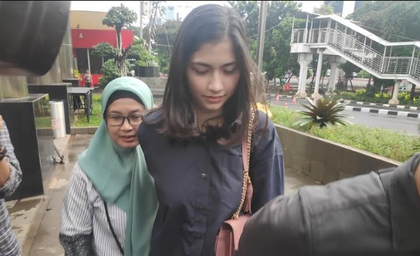 Aktris Diperiksa Terkait Kasus Suap Wawan