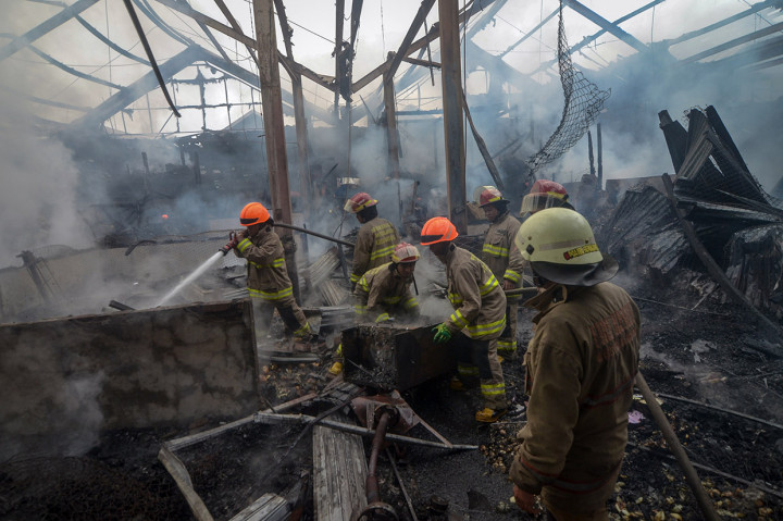 Kebakaran Landa Pasar Induk Caringin Bandung