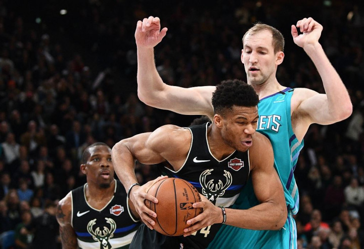 Bucks Bungkam Hornets