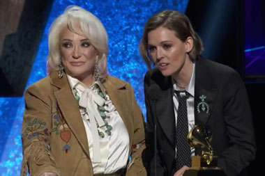 Musisi Country Legendaris Tanya Tucker Raih Grammy Pertama