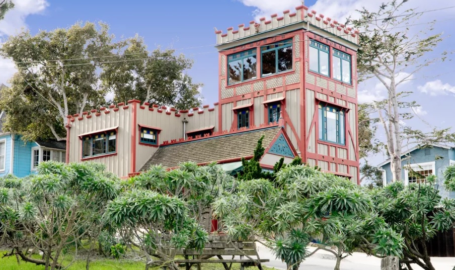 Captain’s Castle dirancang oleh Everett Pomeroy pada 1883.  Foto: Wayne Capili/Interface Visual