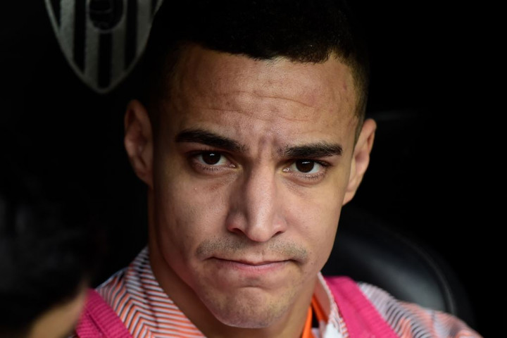 Valencia Konfirmasi Negosiasi dengan Barcelona Soal Rodrigo