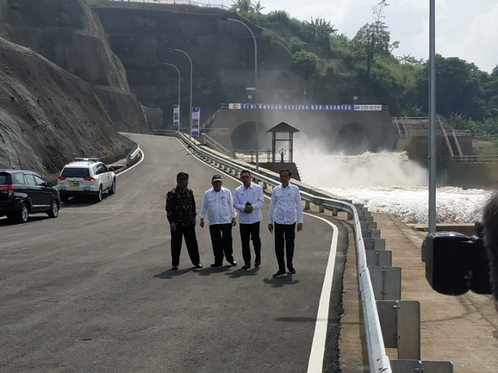 President Jokowi Inaugurates Nanjung Tunnel in West Java