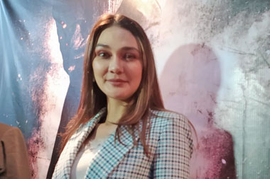 Luna Maya ke Rusia demi Film Suzzanna