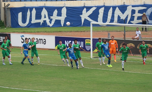 Persib Bungkam Melaka United di Bandung