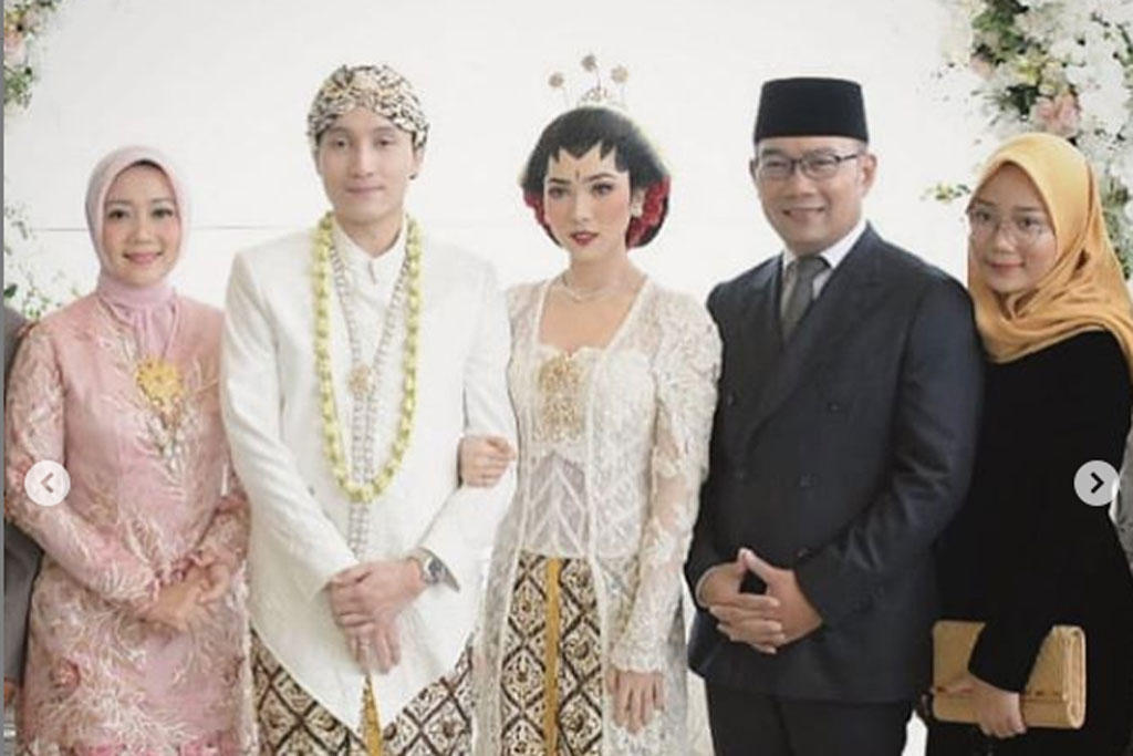 Isyana Sarasvati dan suami berpose bersama Ridwan Kamil (Foto: IG Ridwan Kamil)
