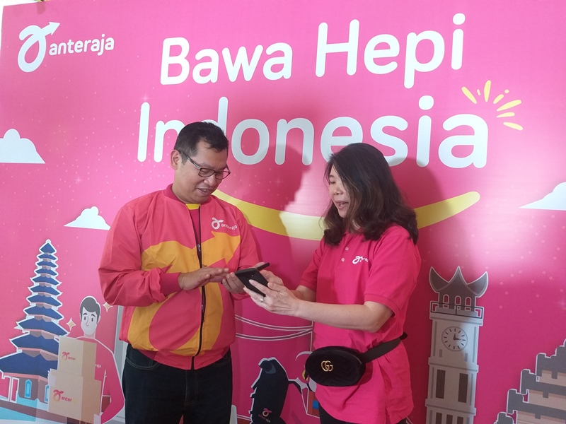  CEO Anteraja Suyanto Tjoeng (kiri). Foto : Medcom/Eko. 