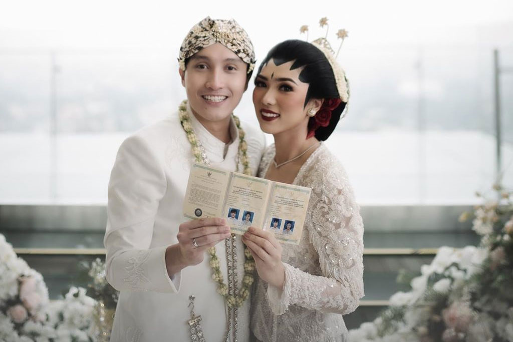 Isyana Sarasvati dan Rayhan Maditra (Foto: IG Bridestory)