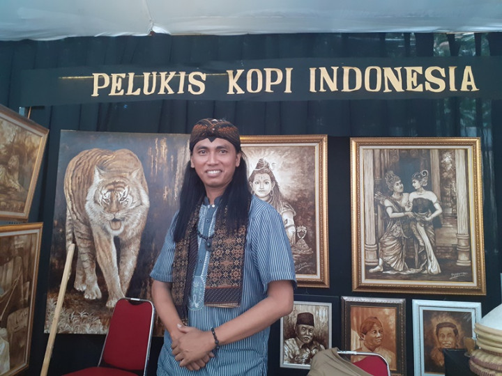 Sempat Dicibir, Lukisan Kopi Kini Banyak Peminatnya