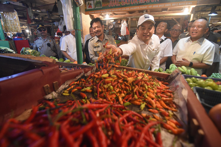 Pantau Harga Bahan Pokok, Mendag-Mentan Sidak Pasar Senen