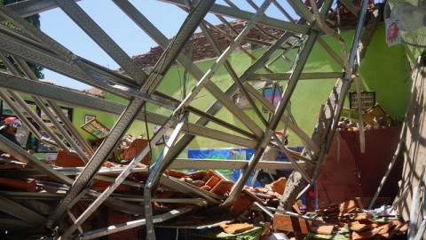 PNS Disdik Kota Pasuruan Tersangka Korupsi Sekolah Ambruk