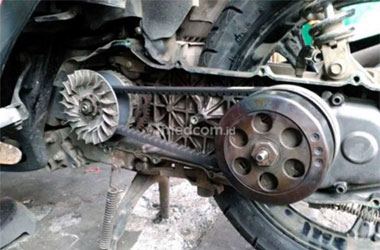 Begini Perawatan Motor Matic di Musim Hujan