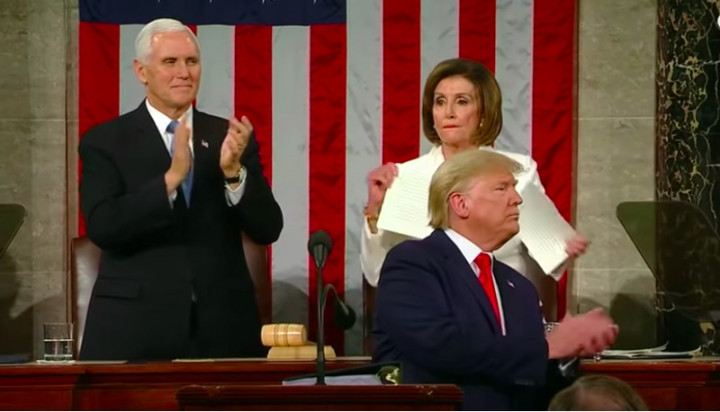 Ketua DPR AS Robek Naskah Pidato Trump