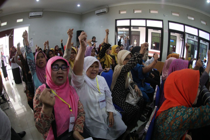 Lansia di Bandung Bisa Kembali Sekolah