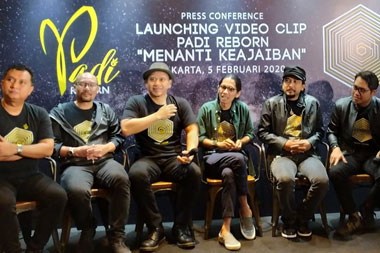 Makna Video Musik Menanti Keajaiban, Singel Terbaru Padi