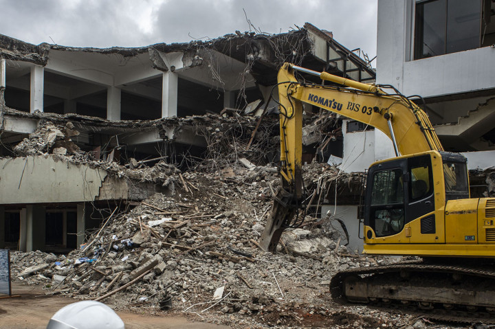 Gedung Graha Bhakti Budaya Taman Ismail Marzuki Dibongkar