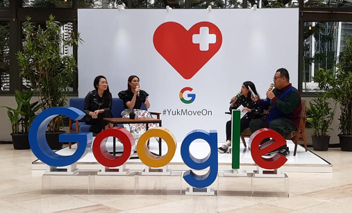 Google punya strategi jitu menghapus kegalauan dari kesendirianmu. Cukup punya 8 fitur persembahan Google di hapemu, dijamin kamu bisa move on. (Foto: Dok. A. Firdaus)