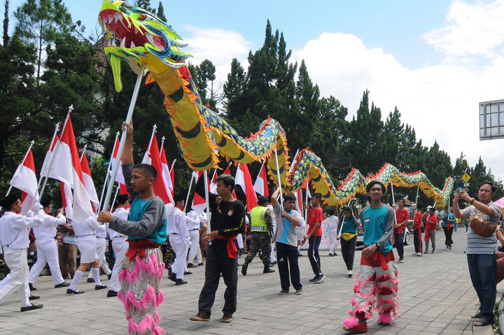 Meriahnya Kirab Budaya Ruwat Bumi di Salatiga