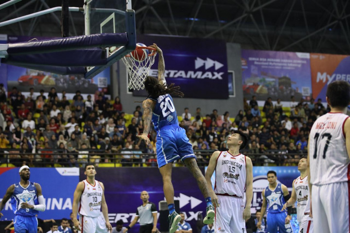 Tim IBL All Star Kalahkan Timnas Basket Indonesia