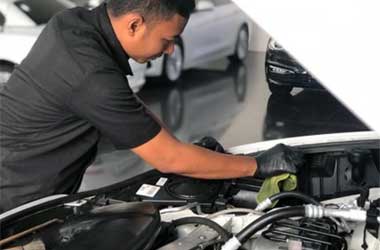 Rutin Cek Cairan, Perawatan Wajib untuk Mobil Harian