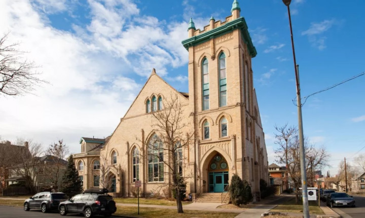 Rumah Mewah Bekas Gereja Ini Dijual Rp27,3 Miliar