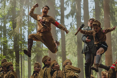 Taika Waititi Persembahkan Piala Oscar untuk Anak Pribumi