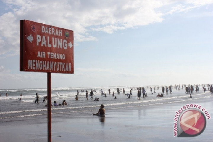 Wisatawan Diimbau Mewaspadai Palung di Pantai Parangtritis