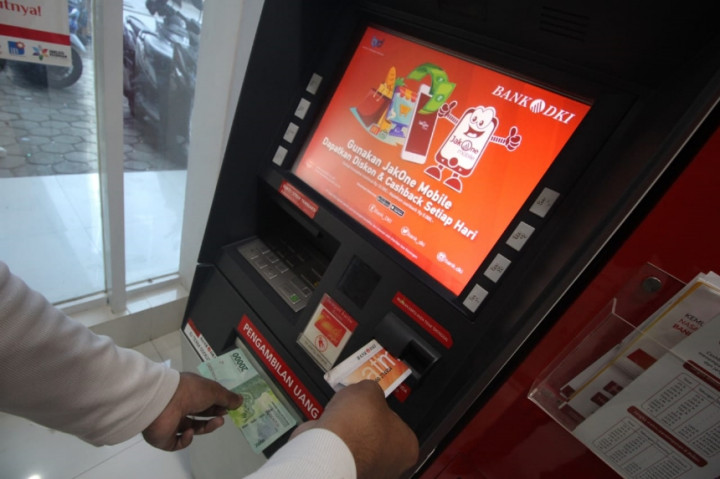 ATM Bank DKI Pecahan Rp20 Ribu Mengakomodasi Pelajar