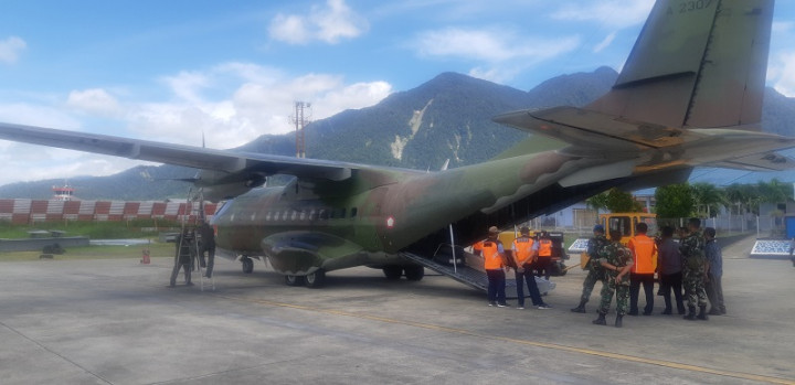 Tim Evakuasi Helikopter MI-17 Kesulitan Mendarat