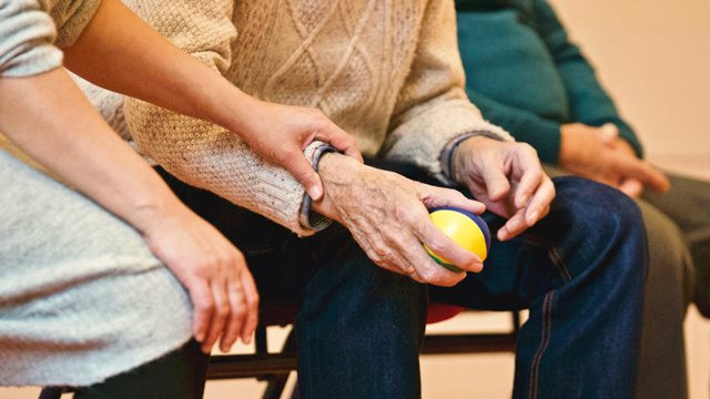 Tips Penanganan Stroke Untuk Pulihkan Gerakan Lengan