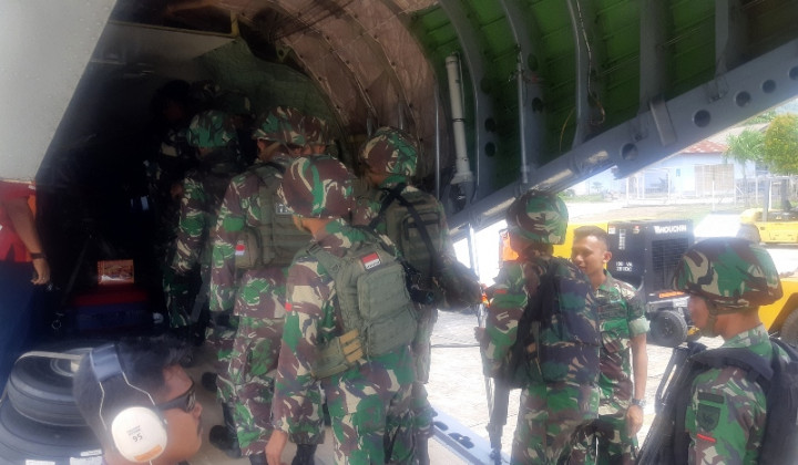 Sulitnya Mengevakuasi Helikopter MI-17 di Papua