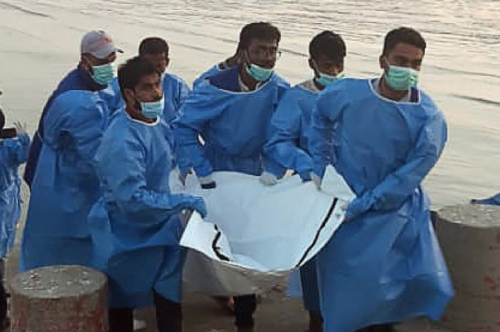 Kapal Angkut Pengungsi Rohingya Tenggelam, 15 Tewas