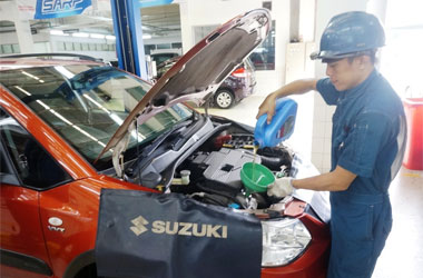 Benarkah Ganti Oli Transmisi Matic Lebih Cepat dari Manual?