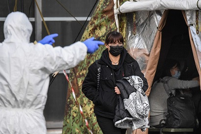 Beijing Kirimkan 2.600 Personel Medis Tambahan ke Wuhan