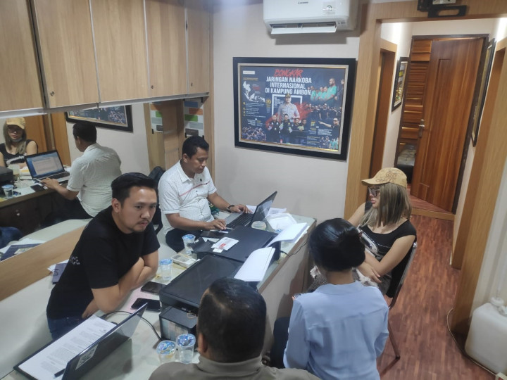 Lucinta Luna Mengaku Tertekan