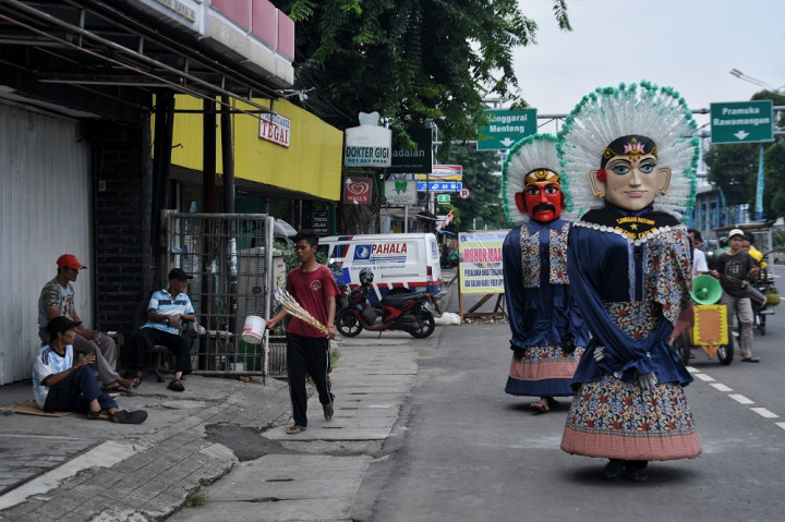 Disbud: Pengamen Ondel-Ondel Bukan Pelestarian Budaya Betawi