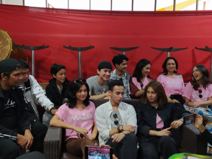 Trilogi Dilan Berakhir, Fajar Bustomi Tak Dapat Membendung Emosi