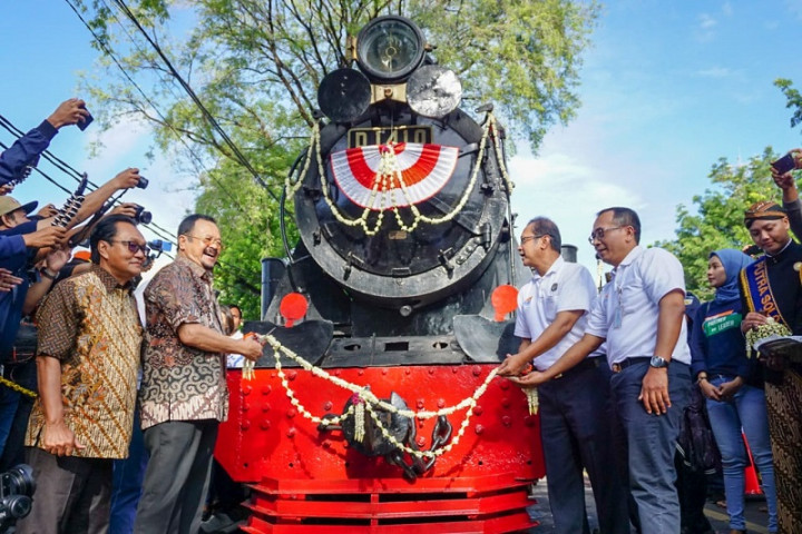 Solo Tambah Wisata Lokomotif  Uap Berusia 124 Tahun