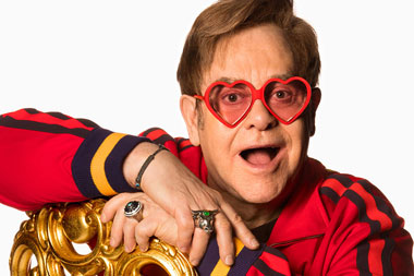 Elton John Hentikan Konser karena Penyakit Paru