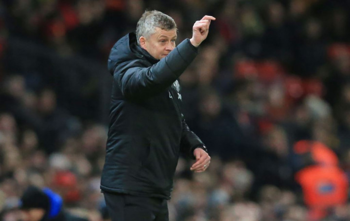 Solskjaer Pede MU Bisa Kalahkan Chelsea